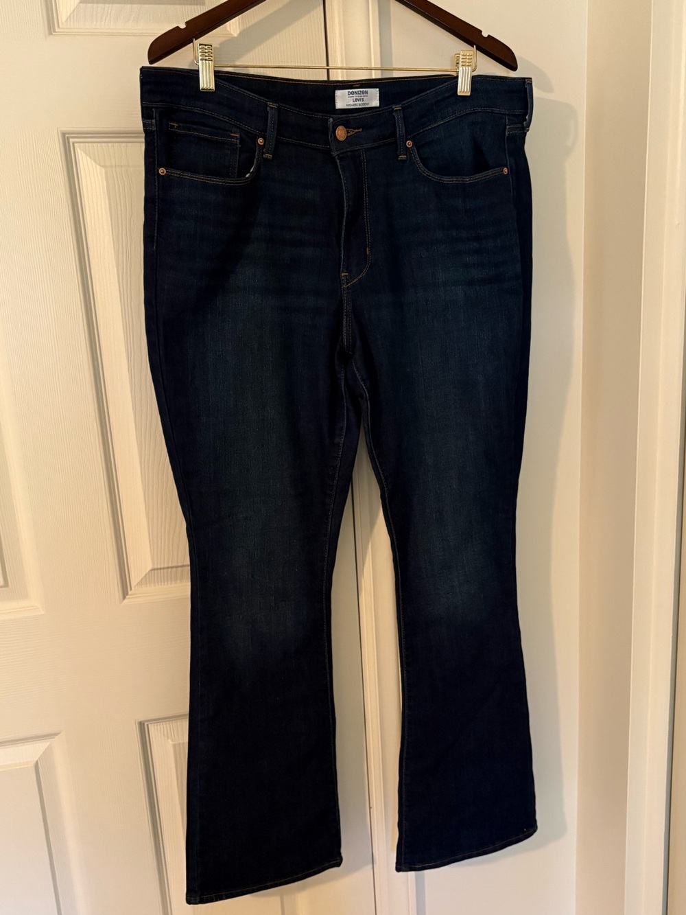 Denizen from Levi’s deep wash flare jeans. Size 16 Medium